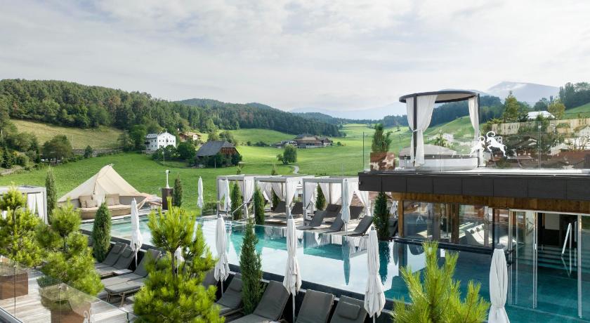 Abinea Dolomiti Romantic & SPA Hotel