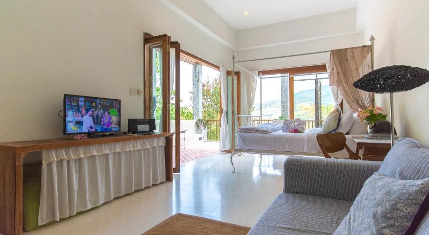 Image of Mountain View Suite with Jacuzzi 13