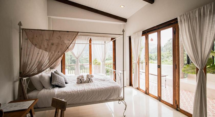 Image of Mountain View Suite with Jacuzzi 7