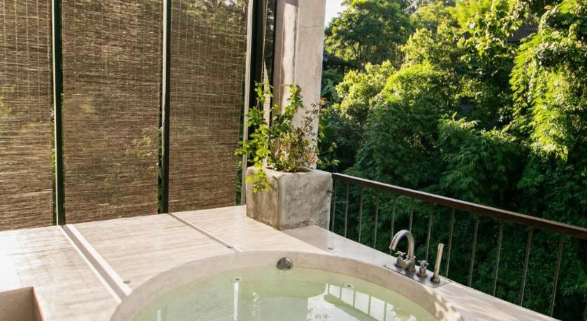 Image of Luxury Suite with Private Jacuzzi 11
