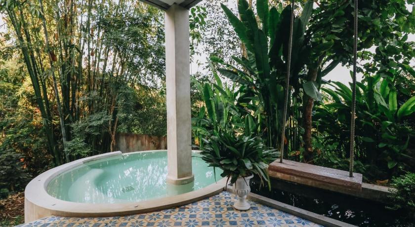 Image of Pool Suite 16