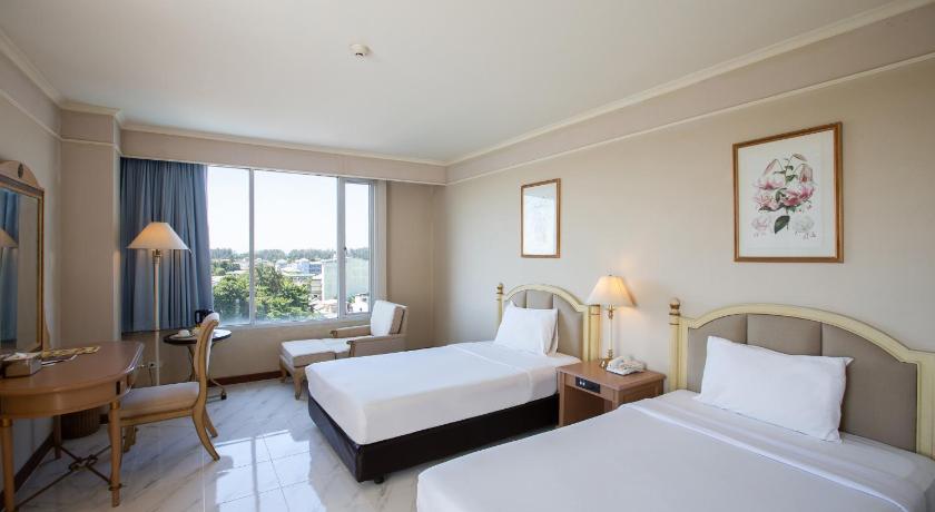 Image of Deluxe Corner Room 1