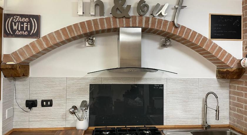 Rome in&out apartment - mostacciano, eur 4-Star Single Room restaurant