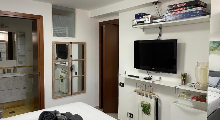 Rome in&out apartment - mostacciano, eur 4-Star Single Room suite