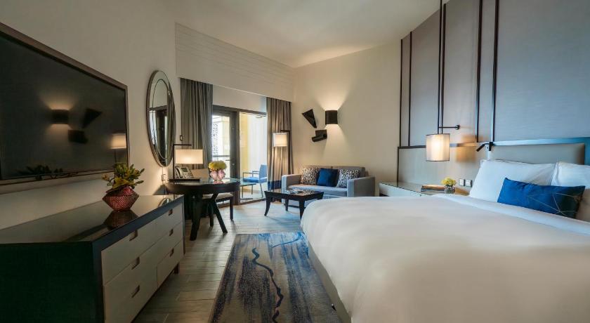 Image of Sea View Room with Balcony - King Bed 4