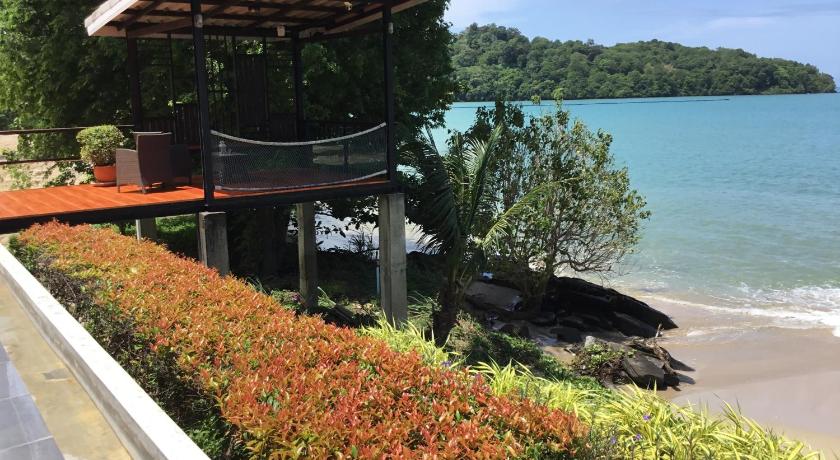 Koh Sirey Beachfront Pool Villa photo