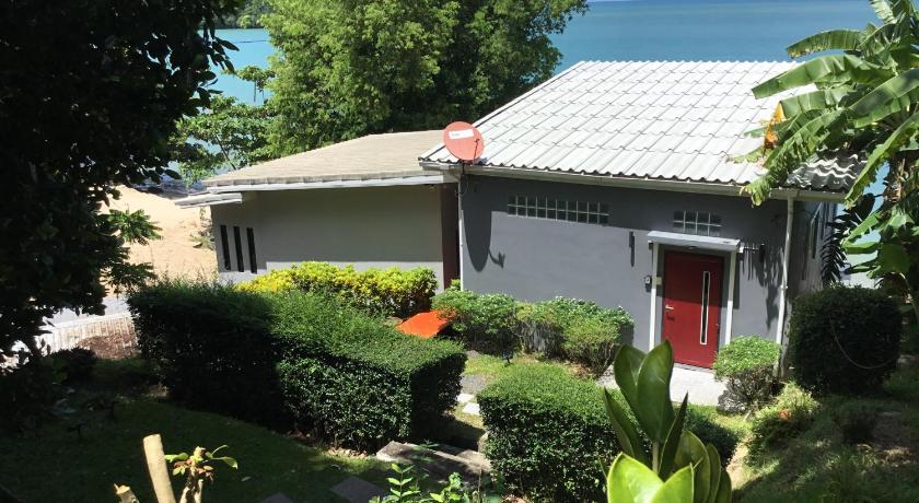 Koh Sirey Beachfront Pool Villa photo