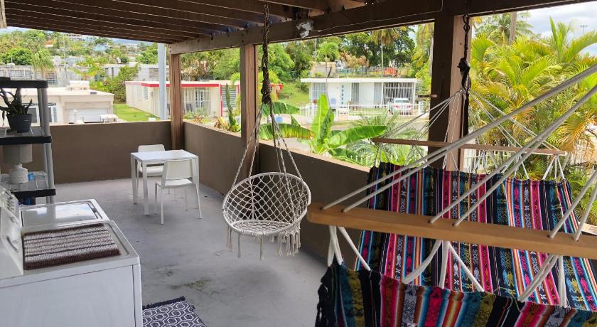 Jay's home by the beach & rainforest photo