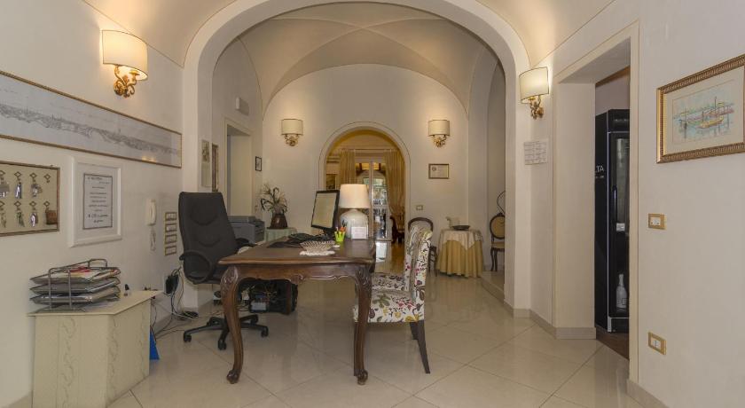 Il Mattino Ha L'Oro In Bocca photo
