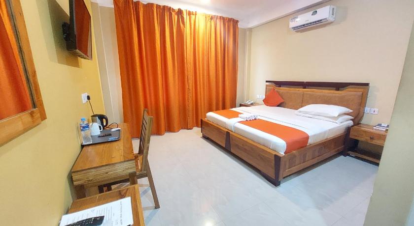 Dolphin Hotel photo