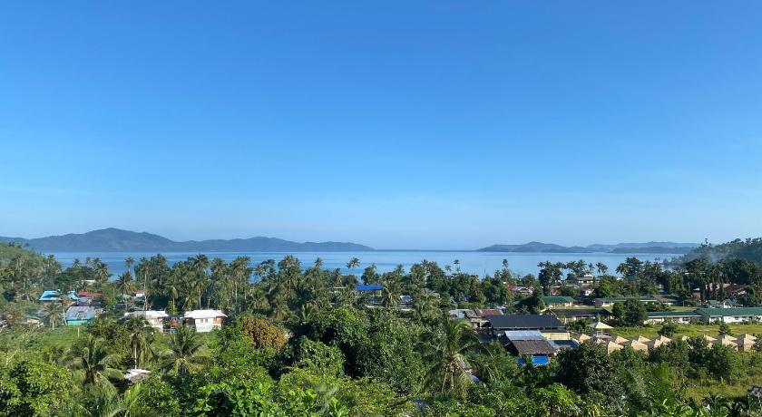 Santa Claus Hilltop photo
