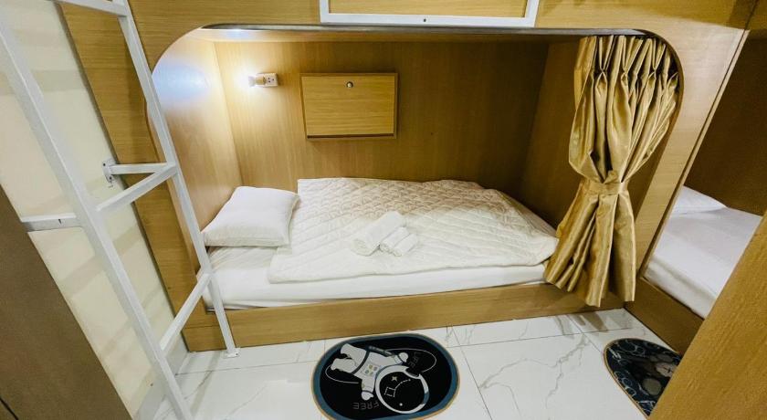 Bild von: Einzelbett im Schlafsaal mit Gemeinschaftsbad (Single Bed in Dormitory with Shared Bathroom) 13