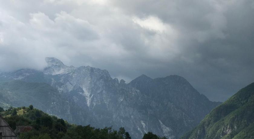 Marash Rrgalla Guesthouse photo