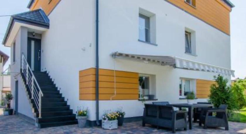 Dobre Chwile — Hotel in Leba