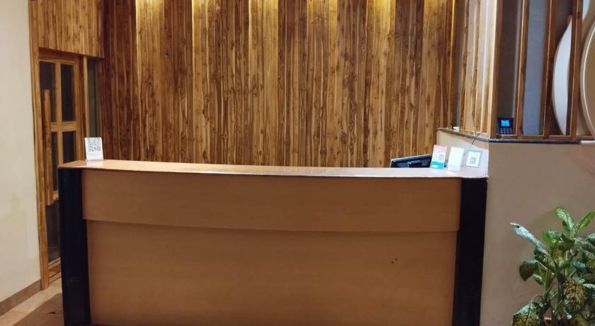 Hotel Shripad Continental photo