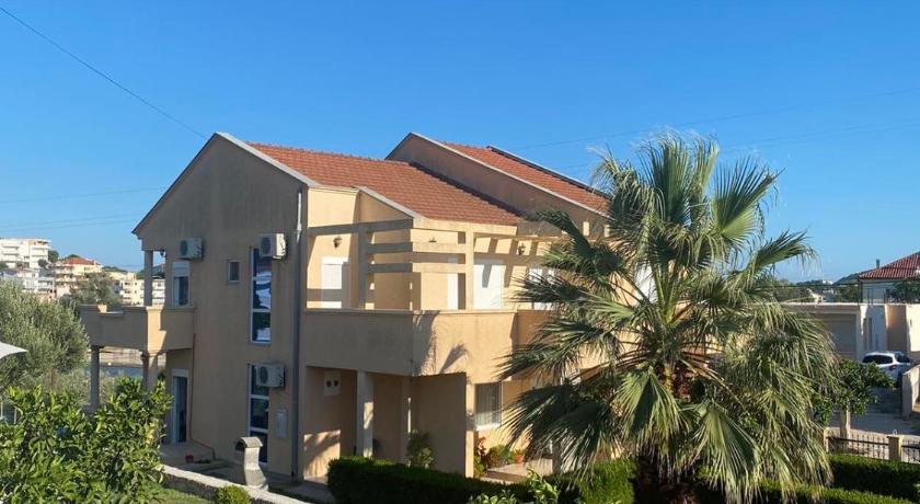 Ceka Apartments photo