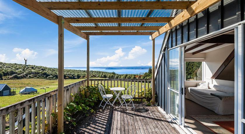 Pukawa Country Lodge - Pukawa Bay Holiday Home photo