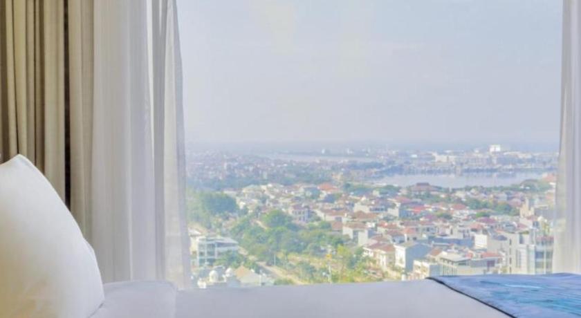 Image of 1 Queen Standard High Floor With Free Breakfast 5
