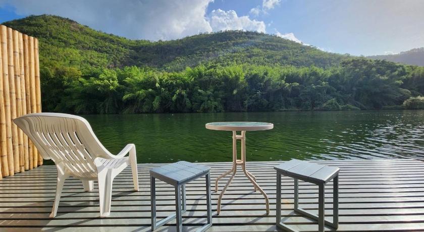 カンチャナブリ Lake Hill Kanchanaburi Resort 3つ星 ホテル スイート