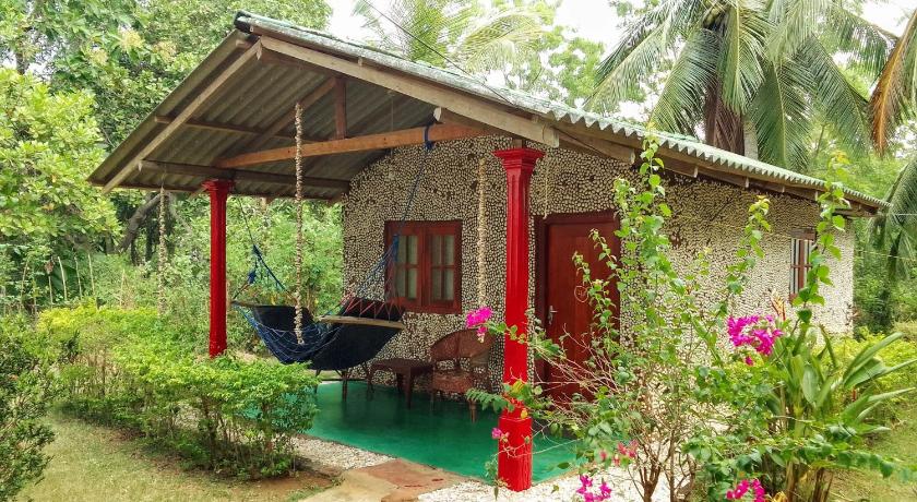 Peacock Family Stay — Hotel in Tangalle