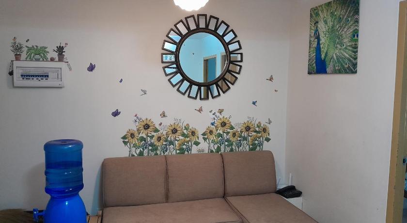2BR Condo fully furnished @ 8 Spatial Maa rd photo