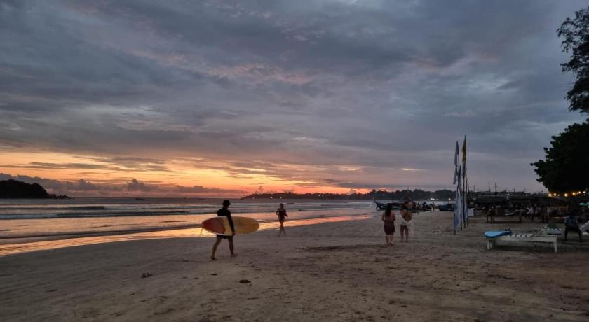 Weligama Ocean Breeze Hotel photo