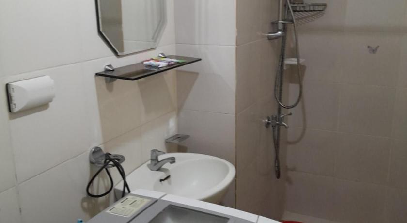 2BR Condo fully furnished @ 8 Spatial Maa rd photo
