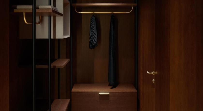 Amabilia Suites photo