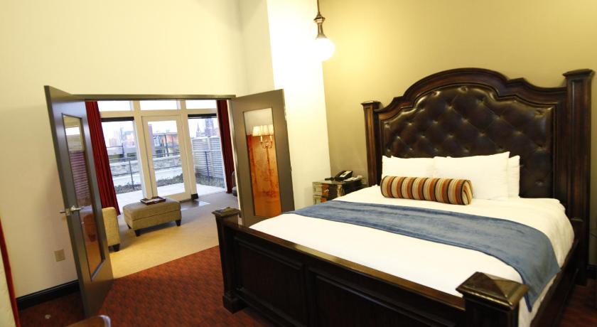 Brewhouse Inn And Suites photo