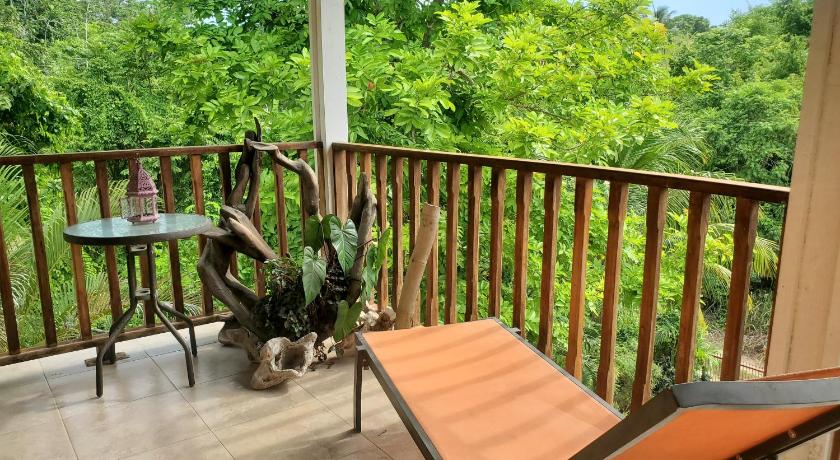 Sunbreeze Ocho Rios - A spacious, homely apartment photo