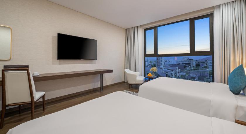 Image of Superior City View Room - Afternoon Tea Included 7