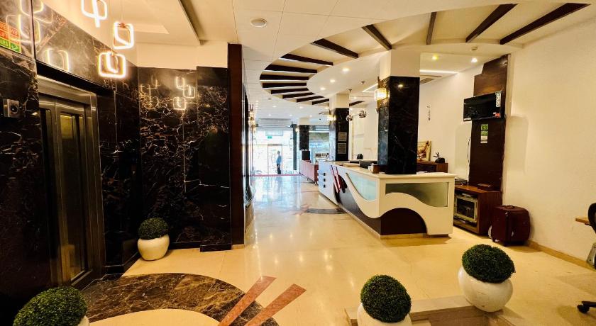 Hotel Singh Empire Dx photo