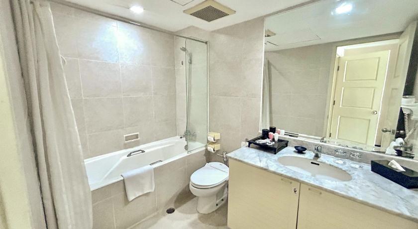 Image of 3 Bedroom Suite 2