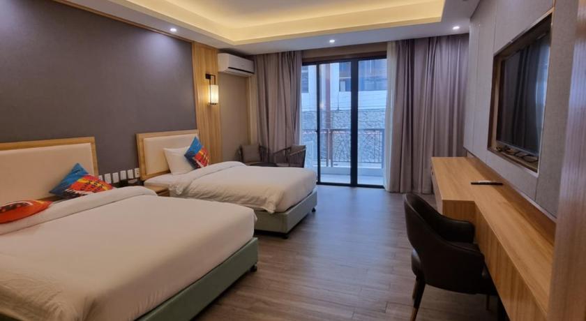 Image of Standard Triple Room without View - Non-Smoking 0