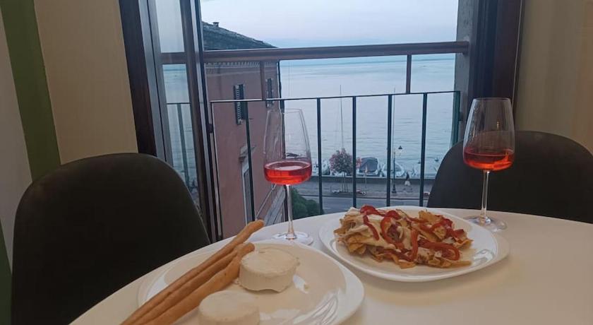 CasaLeda, delizioso loft fronte lago