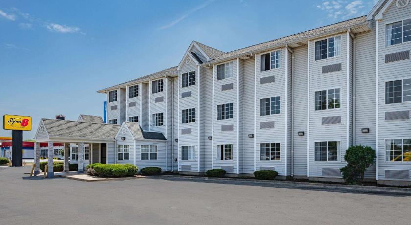 Super 8 by Wyndham Joliet photo