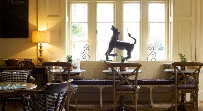 The Hare & Hounds Hotel