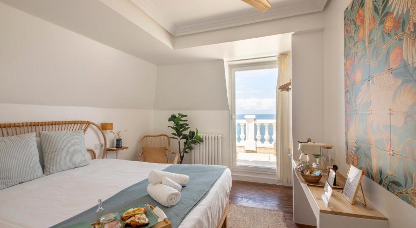 Far Out Inn Pension - image 10