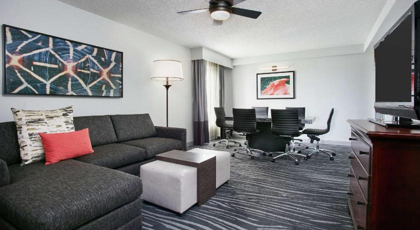 Image of 1 Bedrm Executive Suite- 1 King Bed Sofabed 6