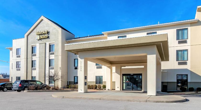 MainStay Suites St. Louis Airport photo