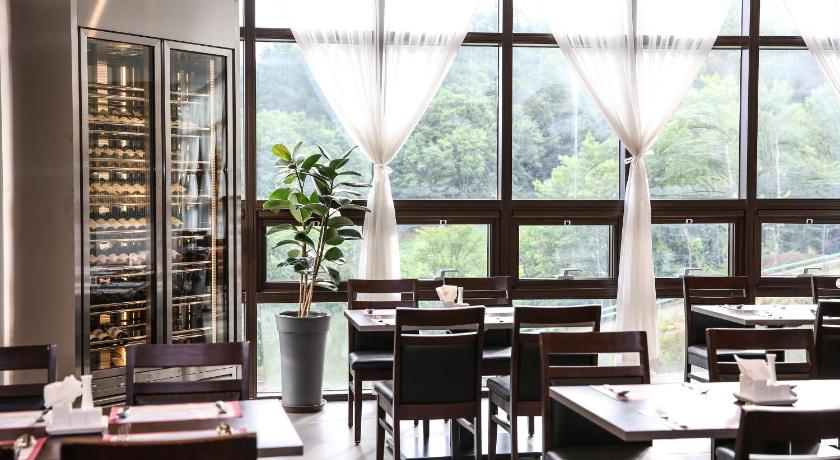 ピョンチャン Ramada Hotel & Suites Gangwon Pyeongchang 3つ星 ホテル スイート