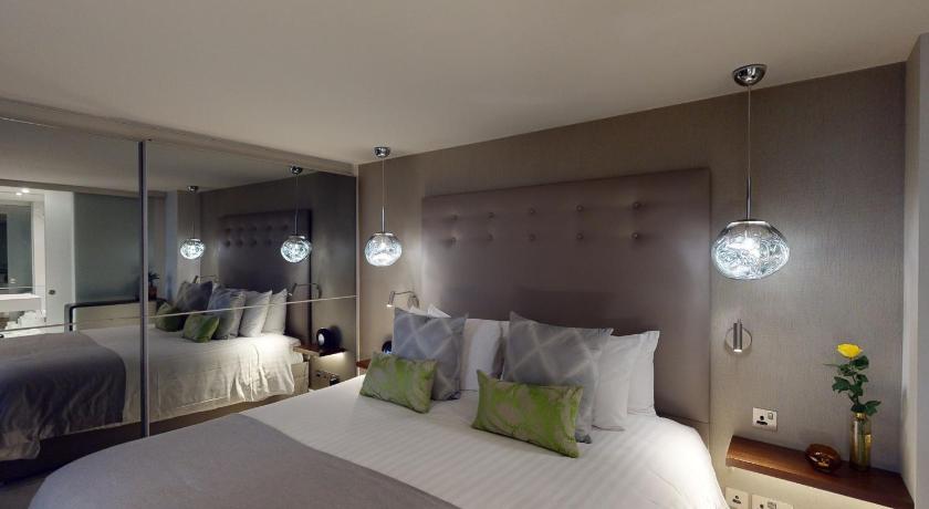 รูปของอพาร์ตเมนต์ 2 ห้องนอน เอ (Executive 2-Bedroom Apartment) 13