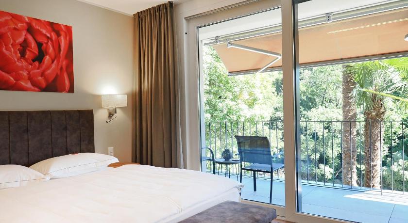 Image of Double Room with Garden View 0