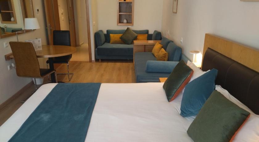 Image of Business Family Room 0