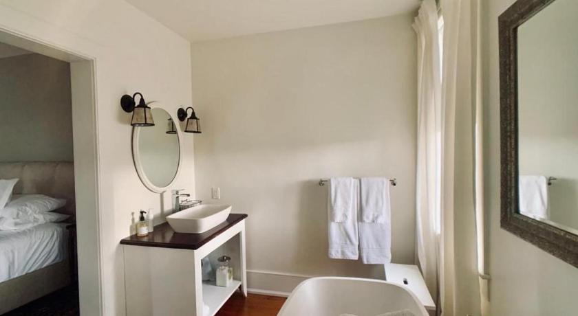 Woodbourne Inn photo