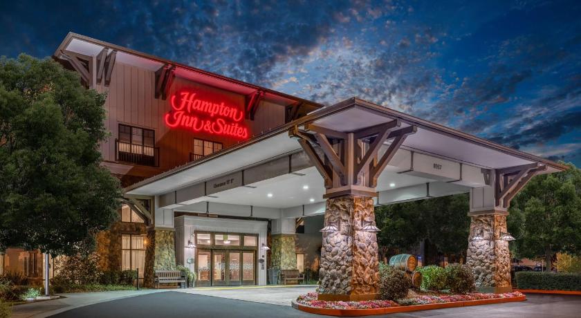Hampton Inn & Suites Windsor - Sonoma Wine Country photo