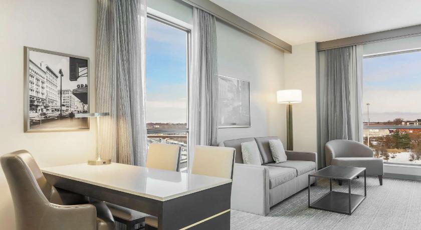 Image of 2 Queen Beds 2 Room Corner Suite 0