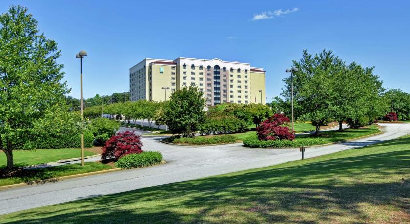 Embassy Suites by Hilton Greenville Golf Resort & Conference Center photo