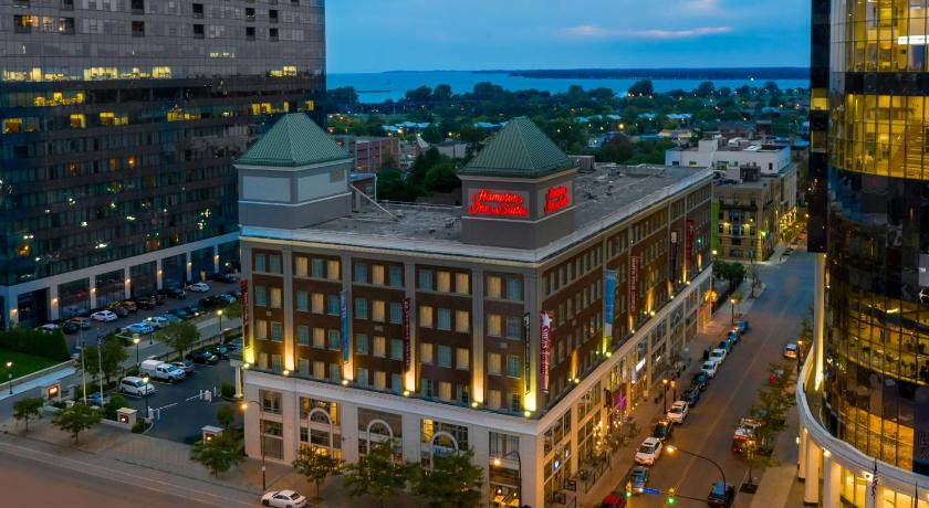 Hampton Inn & Suites Buffalo Downtown photo