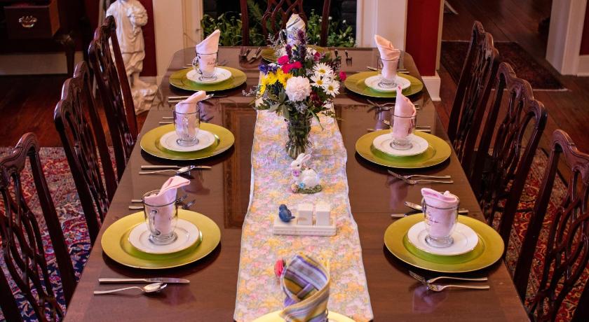 Fredericksburg (VA) The Richard Johnston Inn & 1890 Caroline House 5-Star Accommodation restaurant